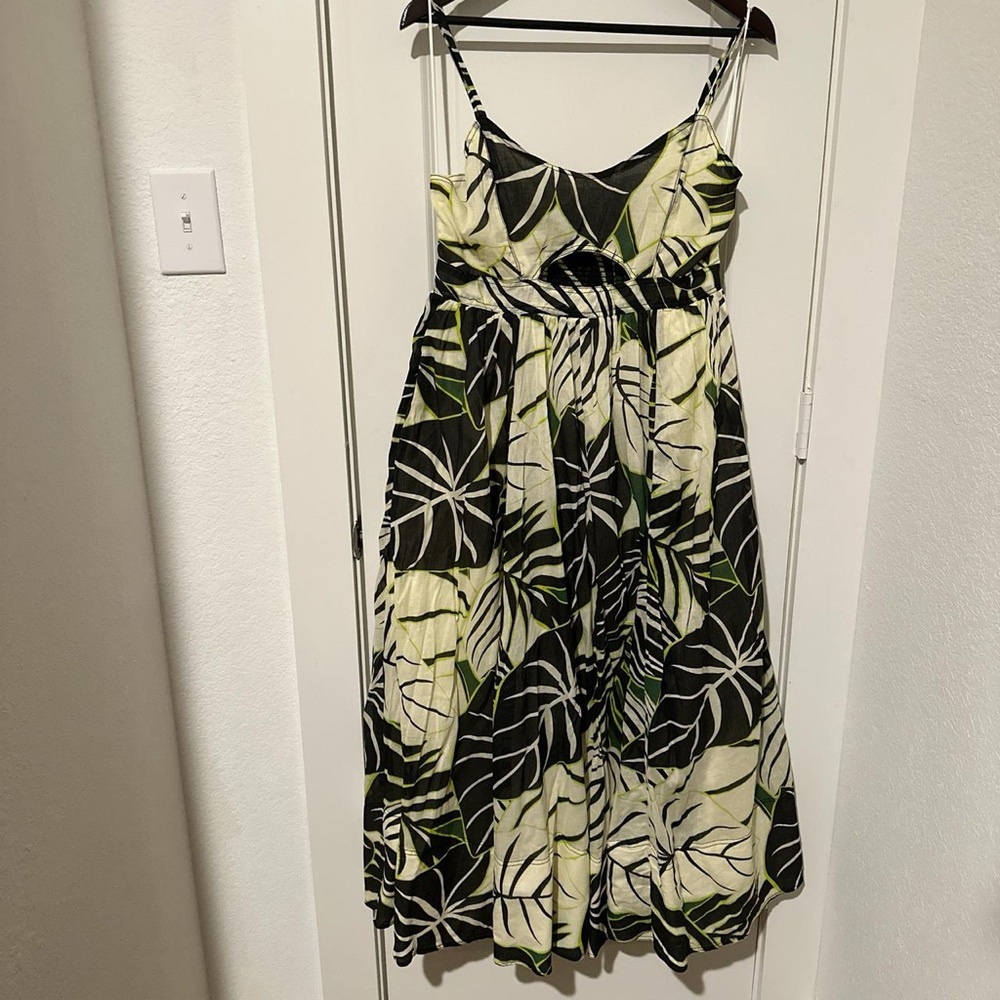 Green and white floral women’s dress
